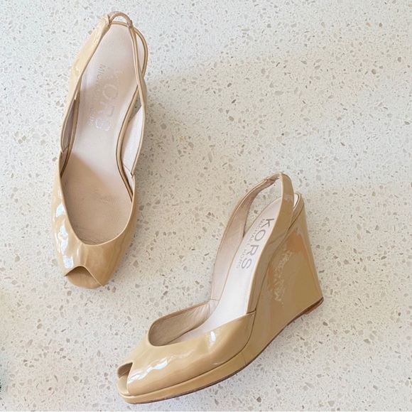 Michael Kora Nude Beige Patent Leather Peep Toe Wedge - Picture 3 of 17